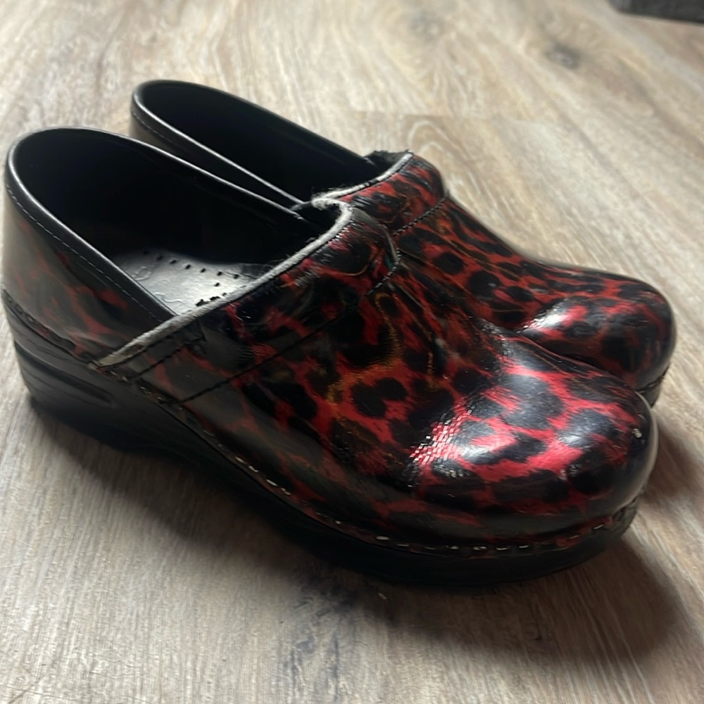 Dansko Red Leopard Print Clogs Size 37 (Us 6.5-7) - image 4